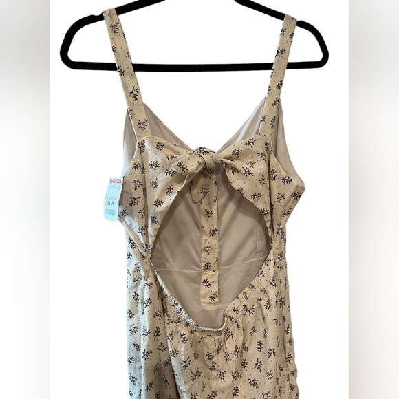 Sienna Sky floral jumper/jumpsuit sz Large - Picture 2 of 3